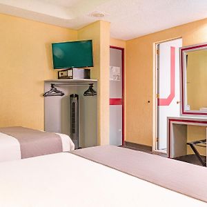 Habitación Estándar con Cama Queen